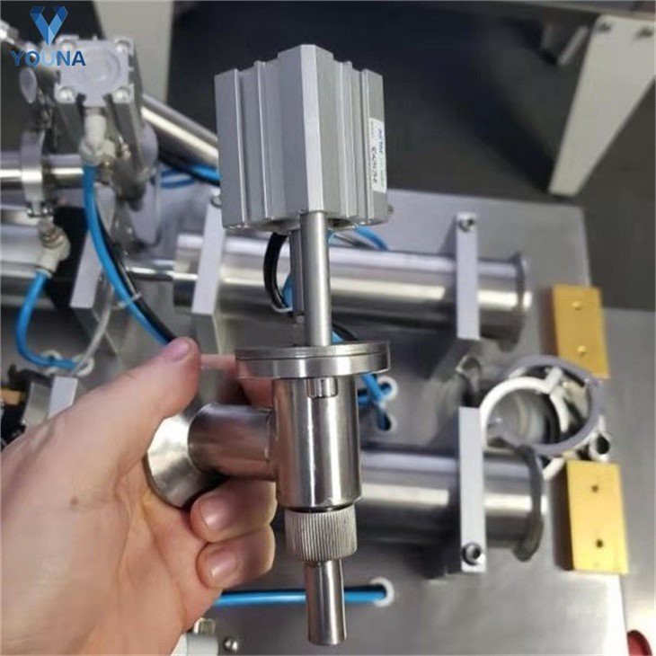 2 head liquid filling machine 3